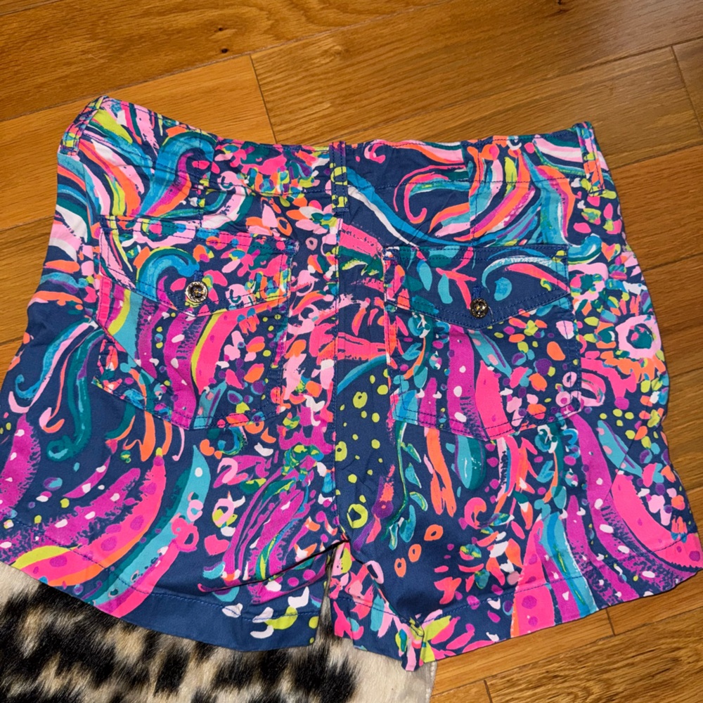 Lilly Pulitzer Womens Wills Shorts In Beach Loot Print Size 6 Preppy Tropical - Picture 7 of 7